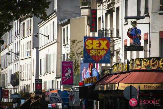 Sex-doll-offline-store-in-Barcelona