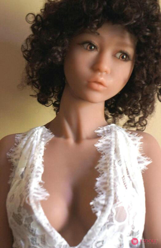 guests-share-photos-of-doll-life-to-esdoll-1