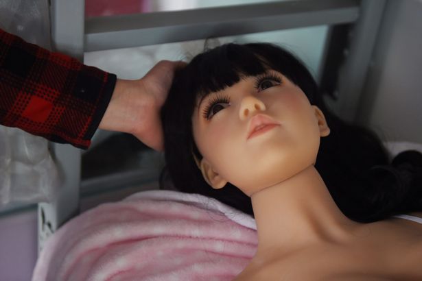 Buying sex dolls to ease separation for lonely couples - 1