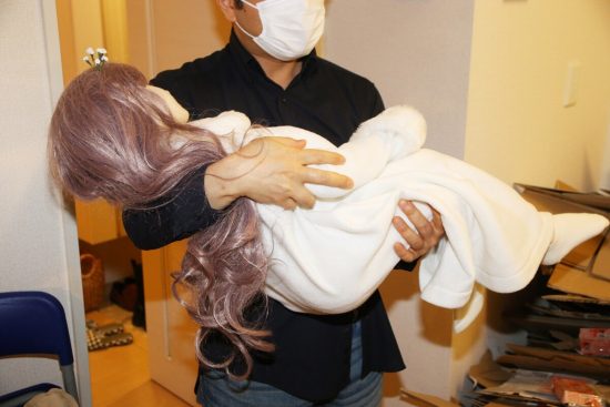 legal-but-disturbing-japanese-teen-sex-doll-industry-1