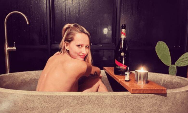 beauty-experts-test-sex-toys-unexpectedly-go-viral-6