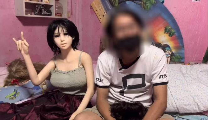 american-man-falls-in-love-with-sex-doll-after-divorce-2