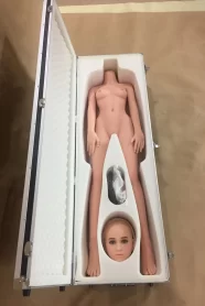 étui-de-rangement-magasin-Sex-doll-1